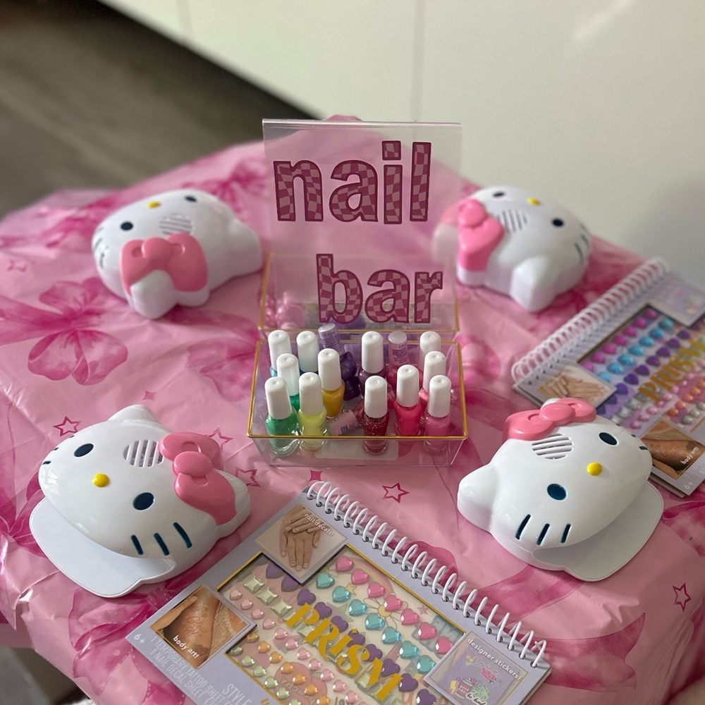 Hello Kitty Nail dryer Pink and White